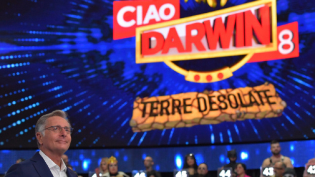 Ciao Darwin ritorna in onda stasera