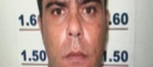 Homem apontado como o assassino da jovem est&aacute; foragido. (Divulga&ccedil;&atilde;o/Pol&iacute;cia Civil)