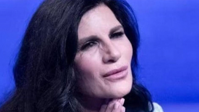 Pamela Prati fa scena muta a 'Chi l'ha visto?': la Sciarelli parla di truffe amorose.