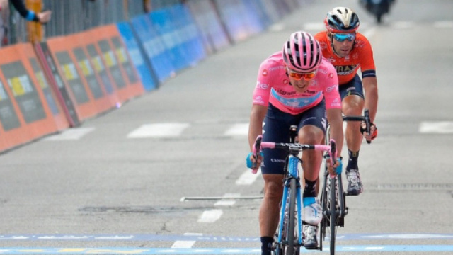 Vincenzo Nibali, ultime chances per strappare la maglia rosa a Richard Carapaz