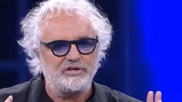 Briatore cotnro il reddito di cittadinanza.