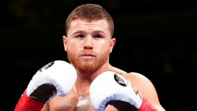 Canelo Alvarez, detentore di tre cinture mondiali dei pesi medi