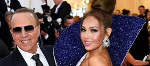 Thalia chamou aten&ccedil;&atilde;o com seu look. (Divulga&ccedil;&atilde;o/ Instagram/ @thalia)