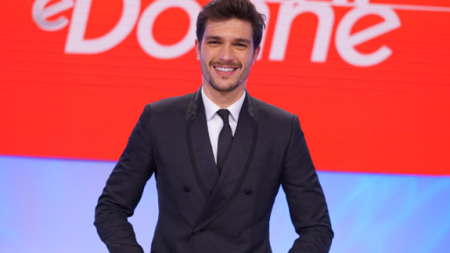 Uomini e donne, spoiler Trono Classico: Andrea bacia Natalia, Muriel se ne va