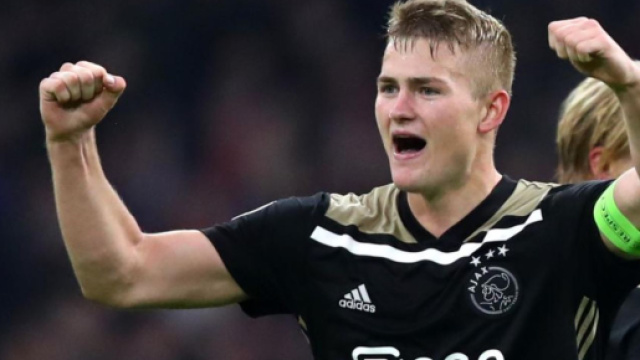 Van der Sar: &lsquo;Futuro in Inghilterra o Spagna per De Ligt&rsquo;.