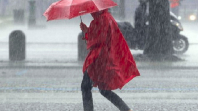 Vortice freddo in arrivo, Forti temporali su Napoli - GrandeNapoli.it