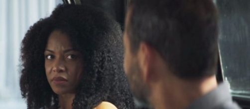 Gilda precisar&aacute; retirar as mamas na novela 'A Dona do Peda&ccedil;o'. (Reprodu&ccedil;&atilde;o/TV Globo)