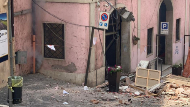 A Rocca di Papa nei pressi di Roma una violenta esplosione ha ferito gravemente sette persone
