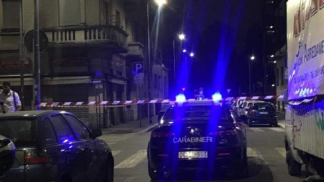 Milano, guardia giurata spara al figlio 13enne della compagna | lastampa.it