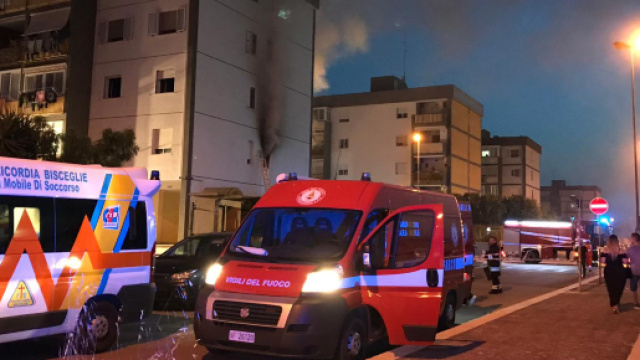 Bari, incendio in un appartamento al quartiere San Pio: uomo si getta dalla finestra