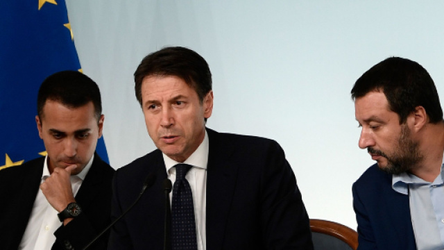 Conte, ultimatum ai vice premier: 'Con la Ue tratto io', Salvini: 'Tutto bene'