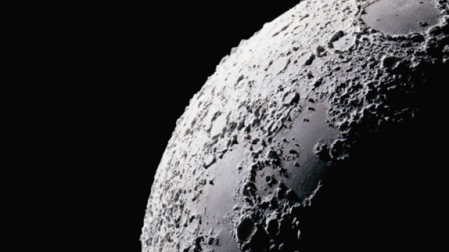 Luna, c'&egrave; metallo in un cratere del 'lato oscuro'