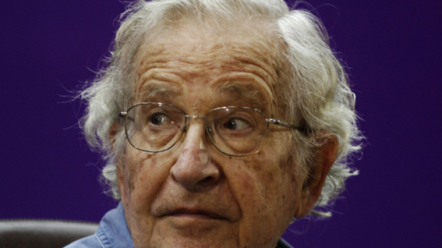 Noam Chomsky non parteciper&agrave; al convegno a Udine