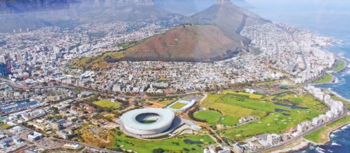 Un empleado recibe 29.000 euros por ayudar a una clienta en Ciudad del Cabo.