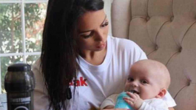 Manon Marsault se vante de ne plus s'occuper de son fils Tiago et choque les internautes.