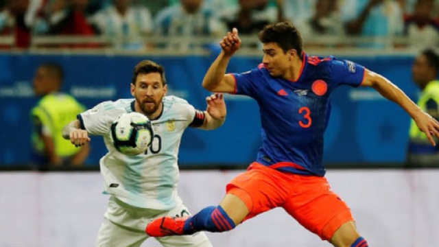Argentina-Colombia 0-2, contrasto tra Messi e Medina