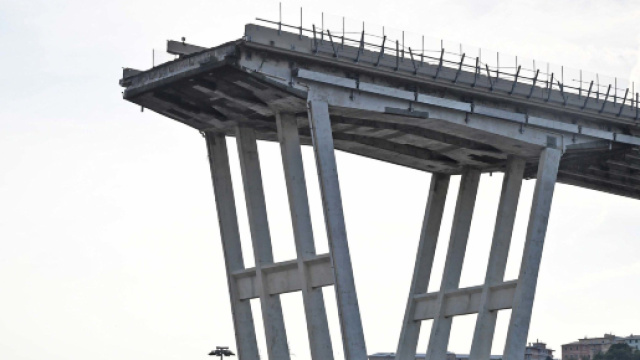 Genova, demolizione Ponte Morandi: un'impresa vicina alla camorra: due arresti