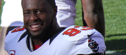 Gerald McCoy is still a massive target for the Cleveland Browns. [Image via Jeffrey Beall/Wikimedia Commons]