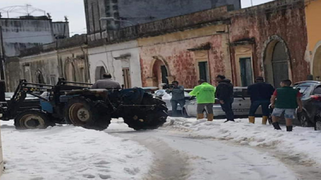 Lecce, maltempo in tutto il Salento: tuoni, pioggia e grandine