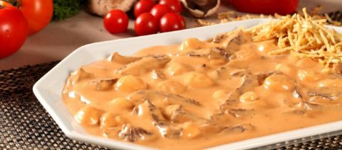 Estrogonofe, prato de origem russa, é versátil e bem fácil de se fazer