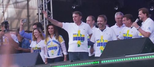 Bolsonaro marca presen&ccedil;a na Marcha Para Jesus. (Reprodu&ccedil;&atilde;o/ TV Globo)