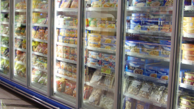 Germania, uomo si chiude in un frigo in un supermercato