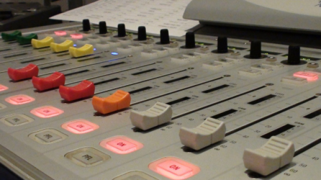 Casting per radio Dimensione Suono Roma e una compagnia di Milano