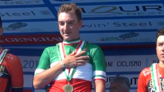 Elia Viviani vincitore un anno fa davanti a Visconti e Pozzovivo