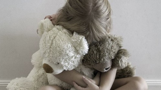 La Spezia, abusi su bimba di 10 anni: arrestato amico di famiglia 65enne | thesocialpost.it