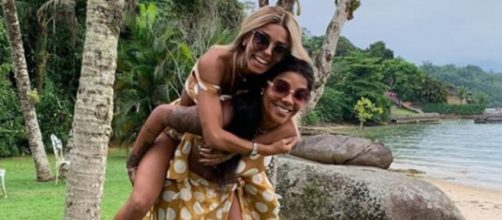 A cantora revelou que umas das faixas de seu novo DVD &eacute; dedicada &agrave; namorada. (Reprodu&ccedil;&atilde;o/Instagram/@brunnagoncalves)