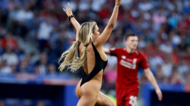 5 curiosit&agrave; su Kinsey Wolanski, l'intrusa della finale di Champion's League.