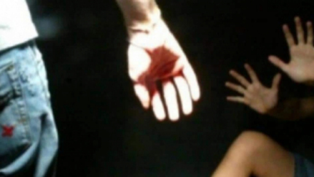 Castellammare di Stabia, arrestato bidello per violenza su due minorenni | lettoquotidiano.it