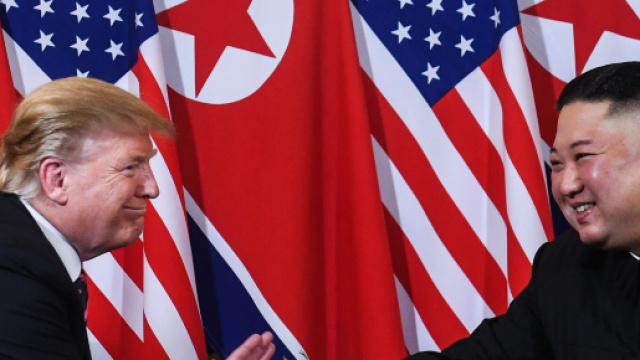 Trump si incontra per la terza volta con Kim, la prima in Corea del Nord.