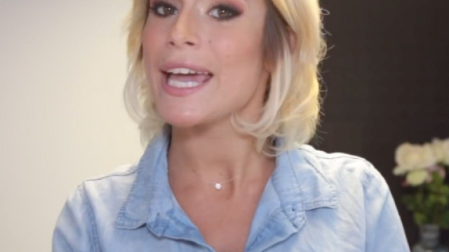 Carla Moreau choque les internautes avec un placement de produit