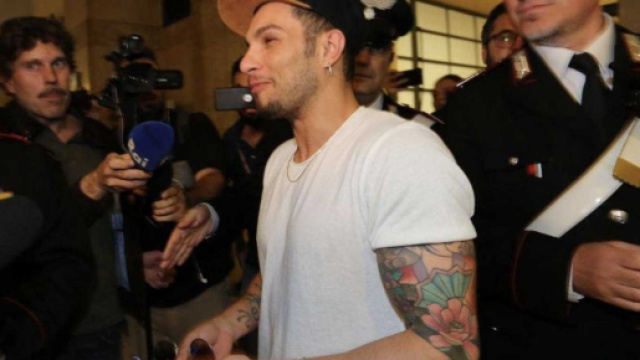 Marco Carta, svelata l'identit&agrave; della donna arrestata con lui