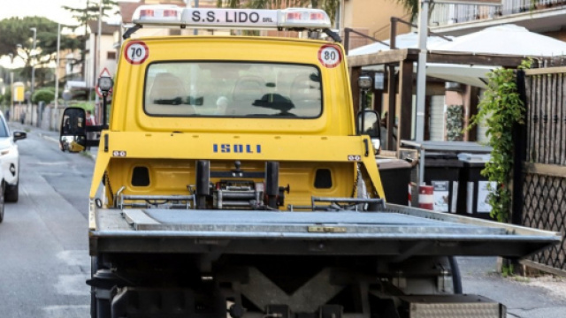 Ostia Antica, cancello cade e travolge bimbo di cinque anni: il piccolo &egrave; grave | repubblica.it
