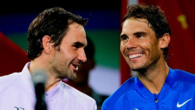 Roger Federer e Rafael Nadal in occasione dell'ultima sfida, al Masters di Shangai del 2017