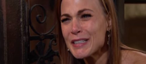 Phyllis gets abducted. [Emmy Awards / YouTube screencap]