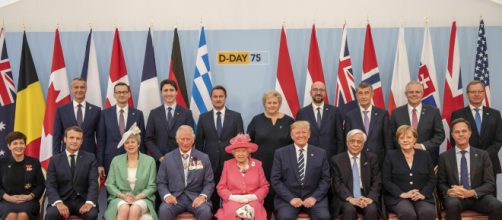 Thank you': Queen honors D-Day veterans at moving ceremony - Photo source - Guardian/youtube.com