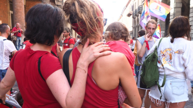 Coppia lesbica aggredita a Londra