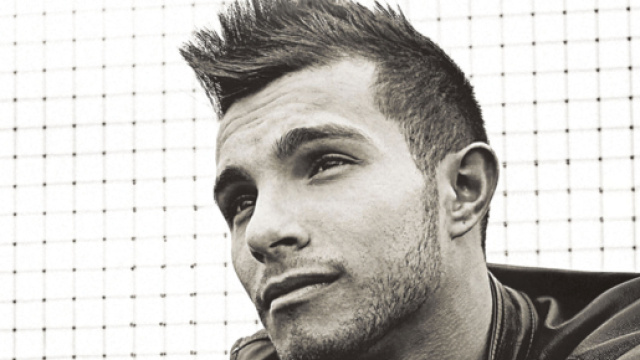 Marco Carta, il cantante &egrave; stato accusato di furto