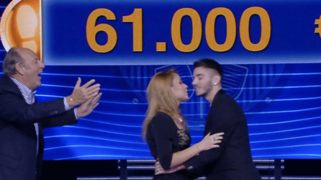 Caduta Libera: una concorrente dedica una canzone d'amore a Nicol&ograve;.