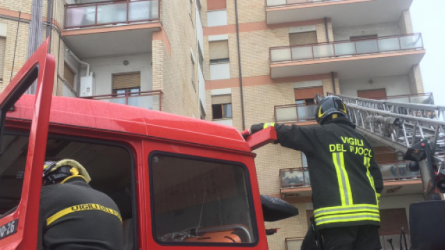 Ferrara, dramma della solitudine: il figlio ha un infarto, la mamma muore di stenti