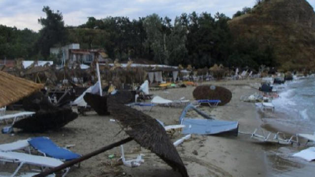 Grecia, tornado si abbatte sulla penisola Calcidica.