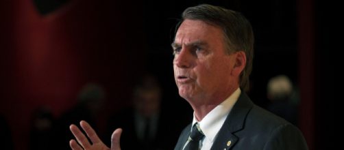 Bolsonaro fala sobre a possibilidade de indicar Eduardo ao cargo de embaixador. (Arquivo Blasting News)