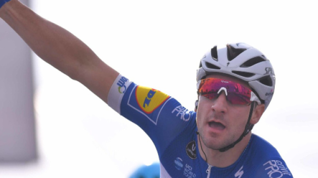 Elia Viviani &egrave; stato condizionato da una foratura nella settima tappa del Tour de France