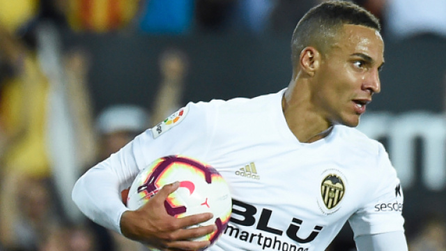 Rodrigo piace al Napoli, ma non &egrave; facile convincerlo.