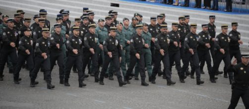La Guardia Civil desfila codo con codo con sus compa&ntilde;eros de la Gendarmer&iacute;a Francesa