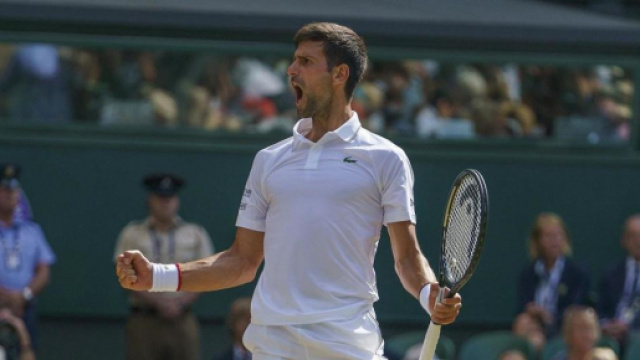 Novak Djokovic si conferma sul trono di Wimbledon, per lui quinto trionfo sull'erba londinese