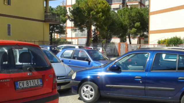 Targhe estere, multato un docente a Bari